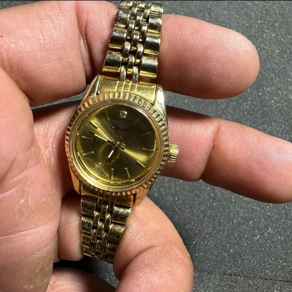 Ladies pearl diamond quartz watch gold tone gold dial working new battery - Picture 5 of 9